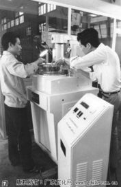 汕頭市吉祥電子設(shè)備廠成功制造高精度硅片磨床，引領(lǐng)國(guó)產(chǎn)科學(xué)儀器新突破